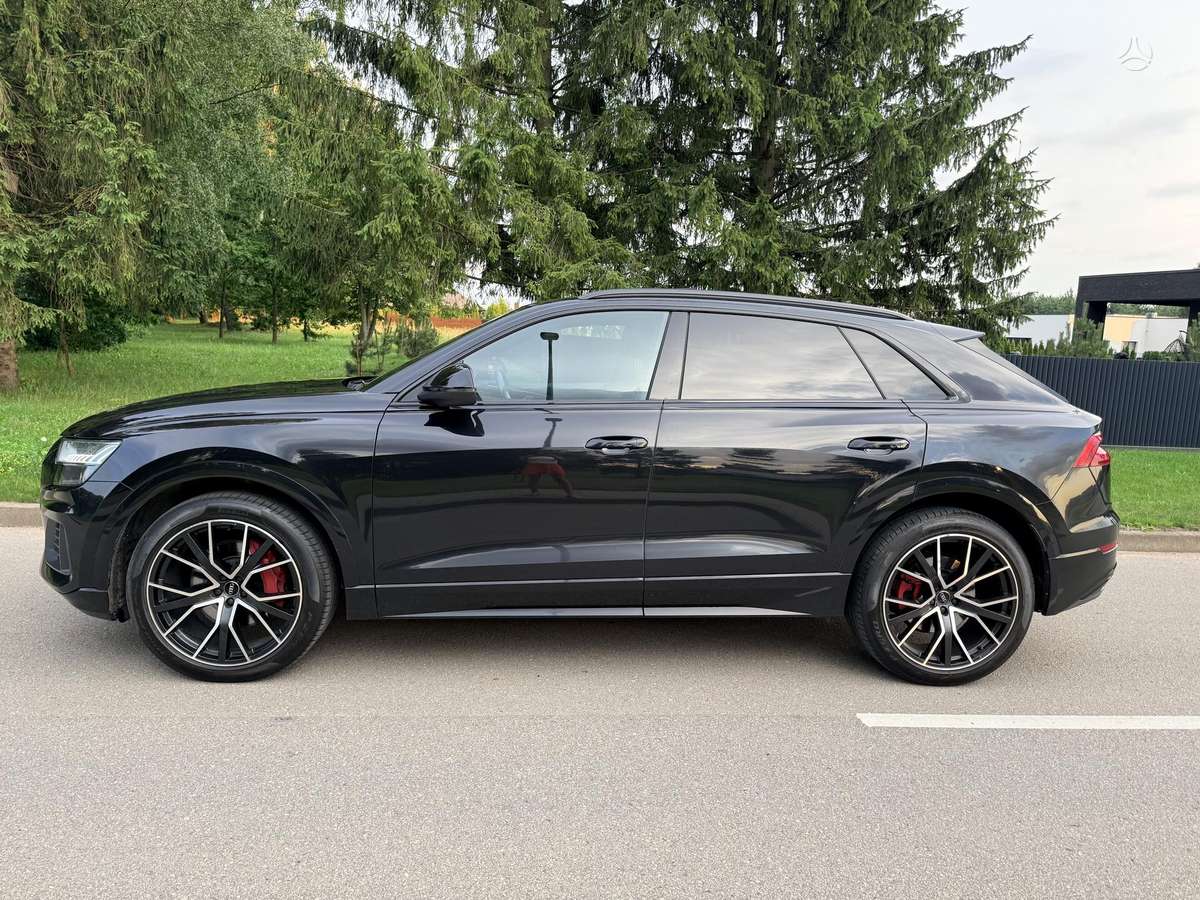 Audi Q8, 3.0 l., off-road / crossover