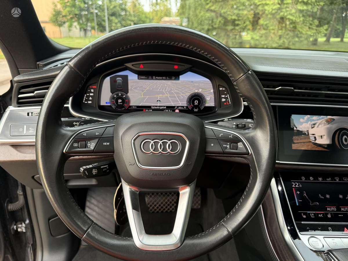 Audi Q8, 3.0 l., off-road / crossover