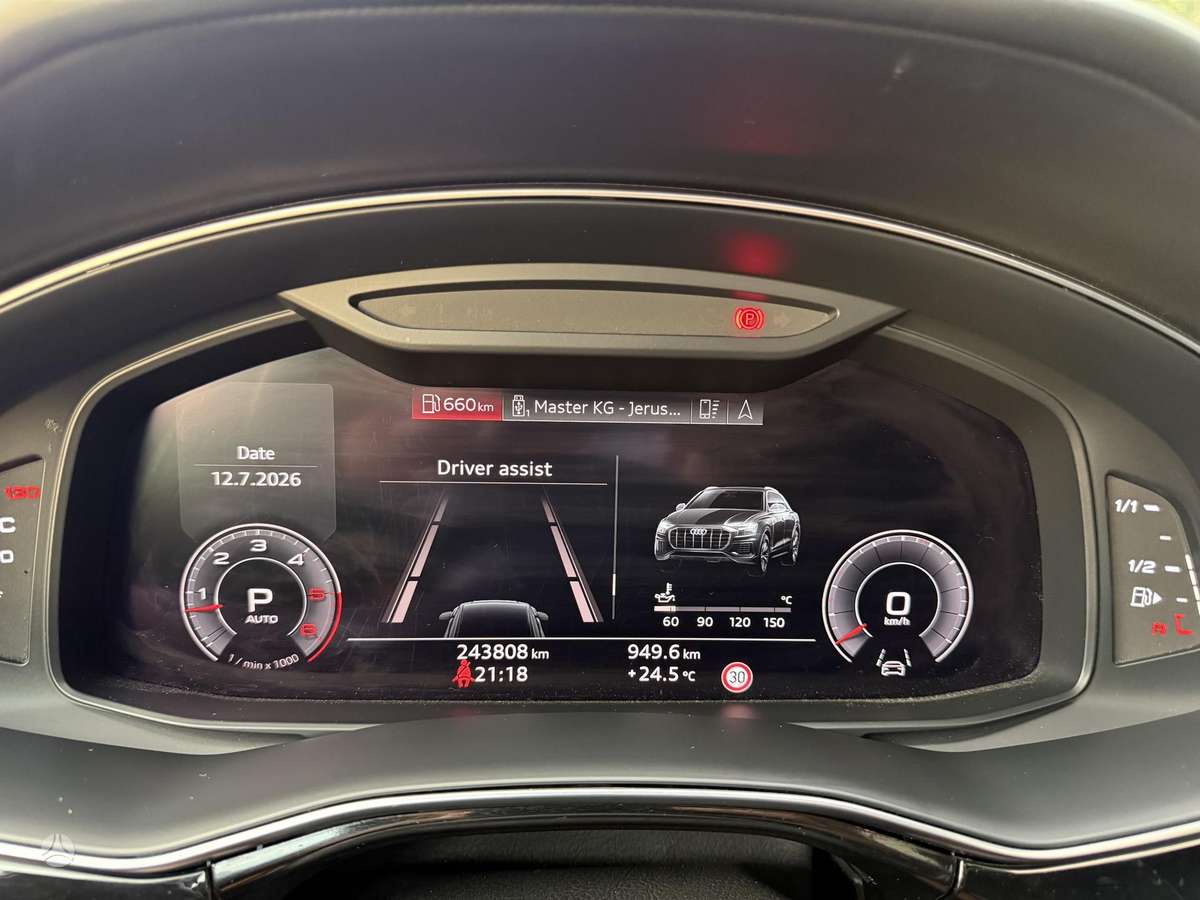 Audi Q8, 3.0 l., off-road / crossover