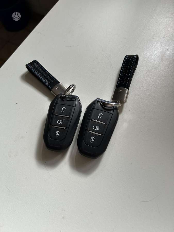 Peugeot 2008, Хэтчбек