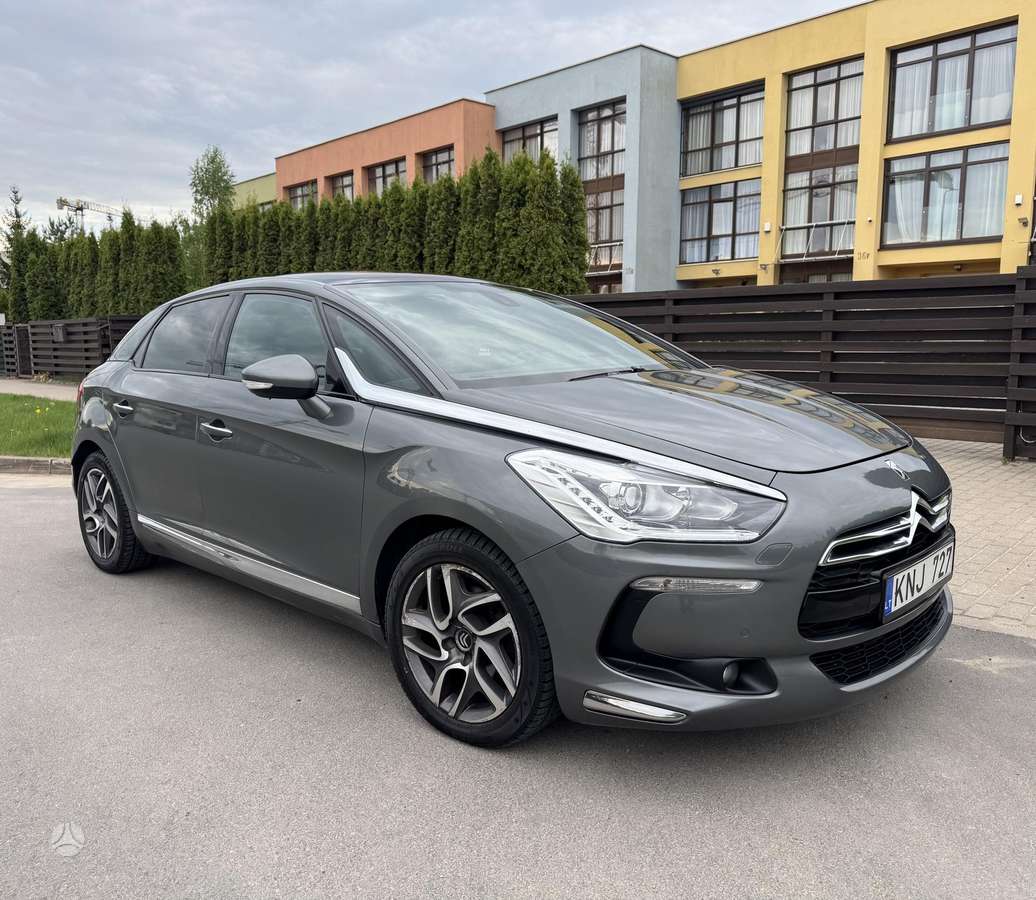 Citroen DS5, 1.6 l., hatchback