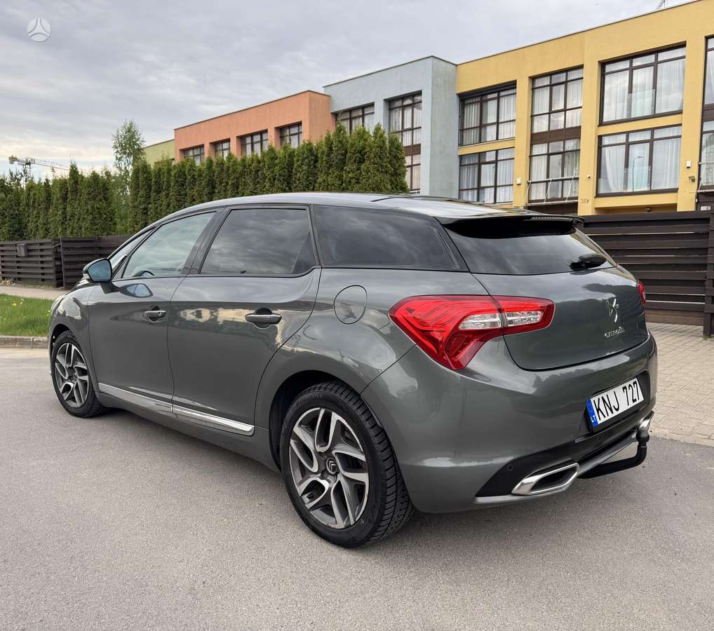 Citroen DS5, 1.6 l., hatchback