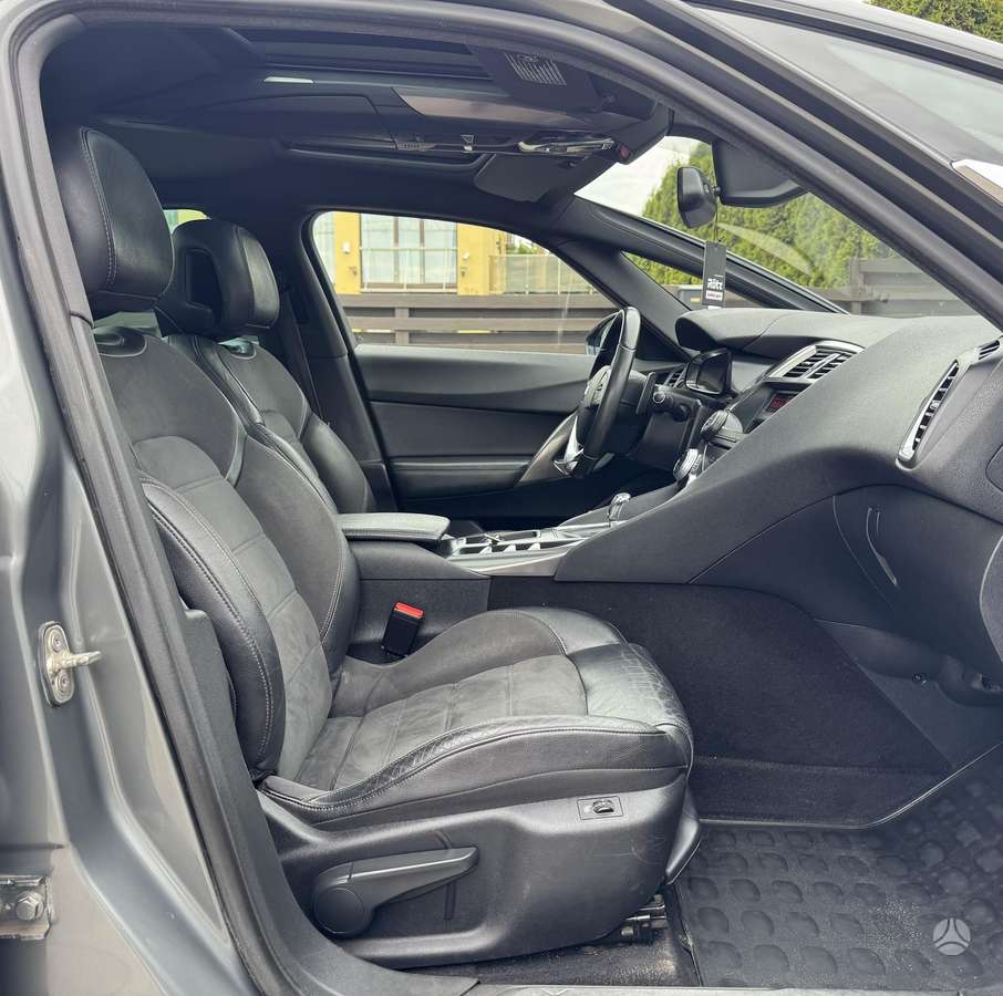 Citroen DS5, 1.6 l., Хэтчбек