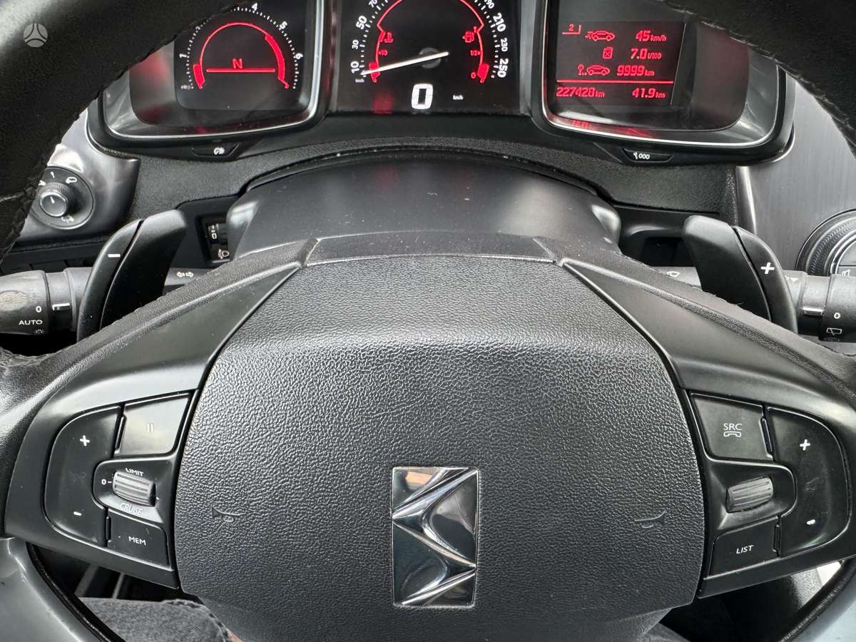 Citroen DS5, 1.6 l., Хэтчбек