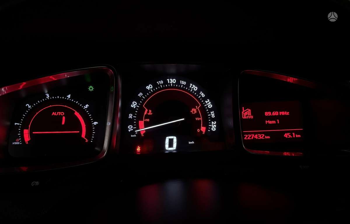 Citroen DS5, 1.6 l., hatchback