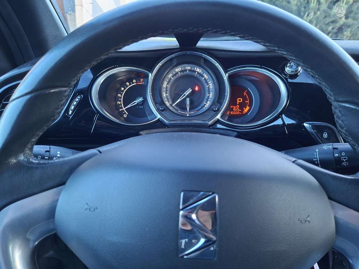Citroen DS3, 1.6 l., hatchback