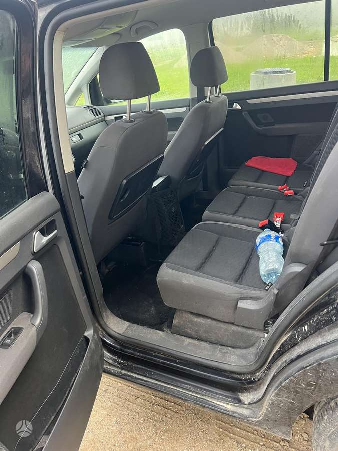 Volkswagen Touran - 6