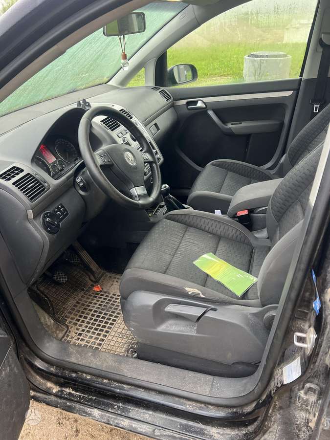 Volkswagen Touran - 7