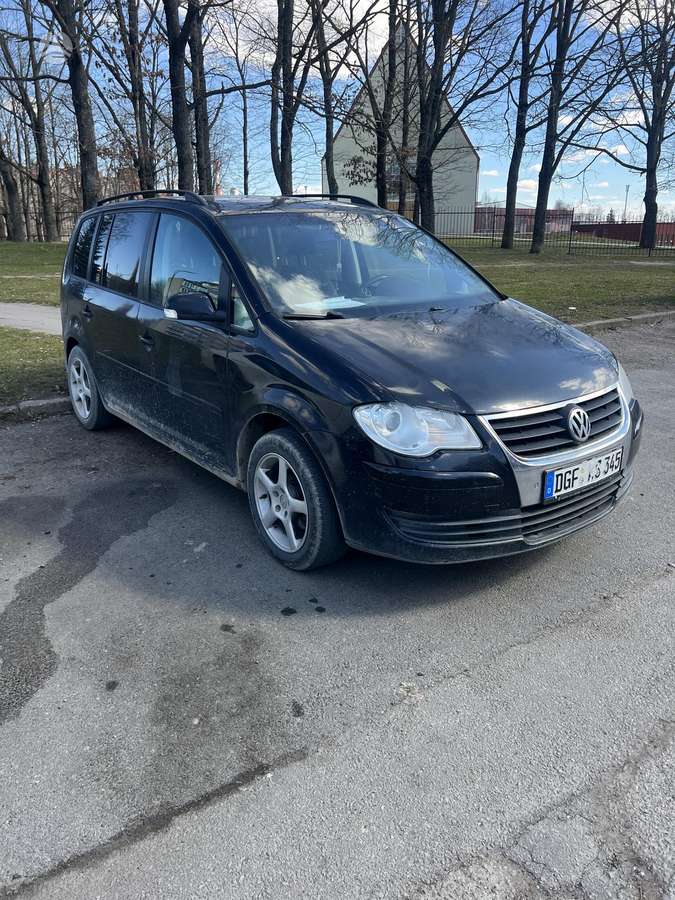Volkswagen Touran - 2
