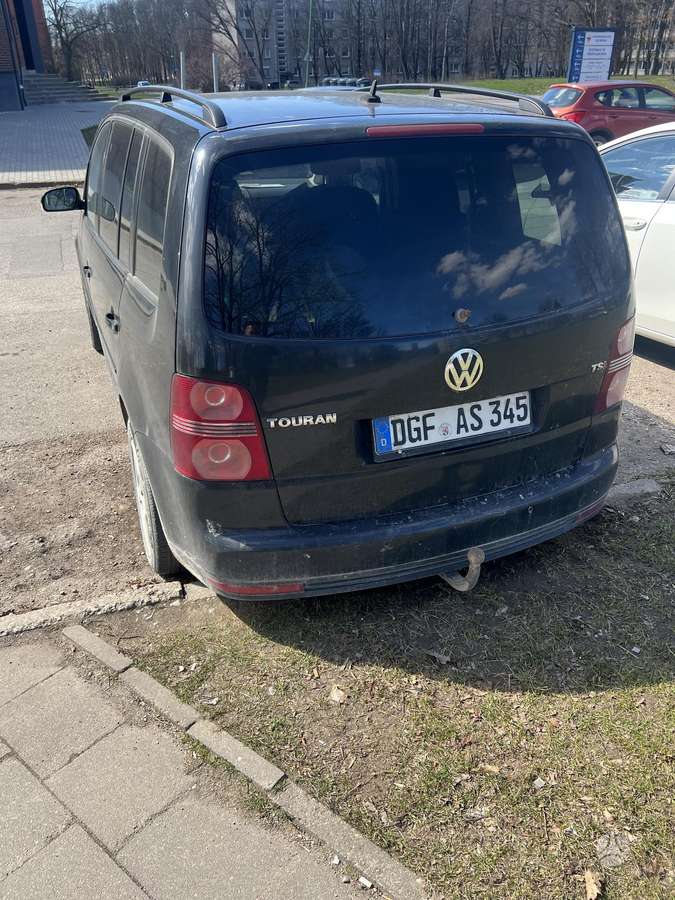 Volkswagen Touran - 3