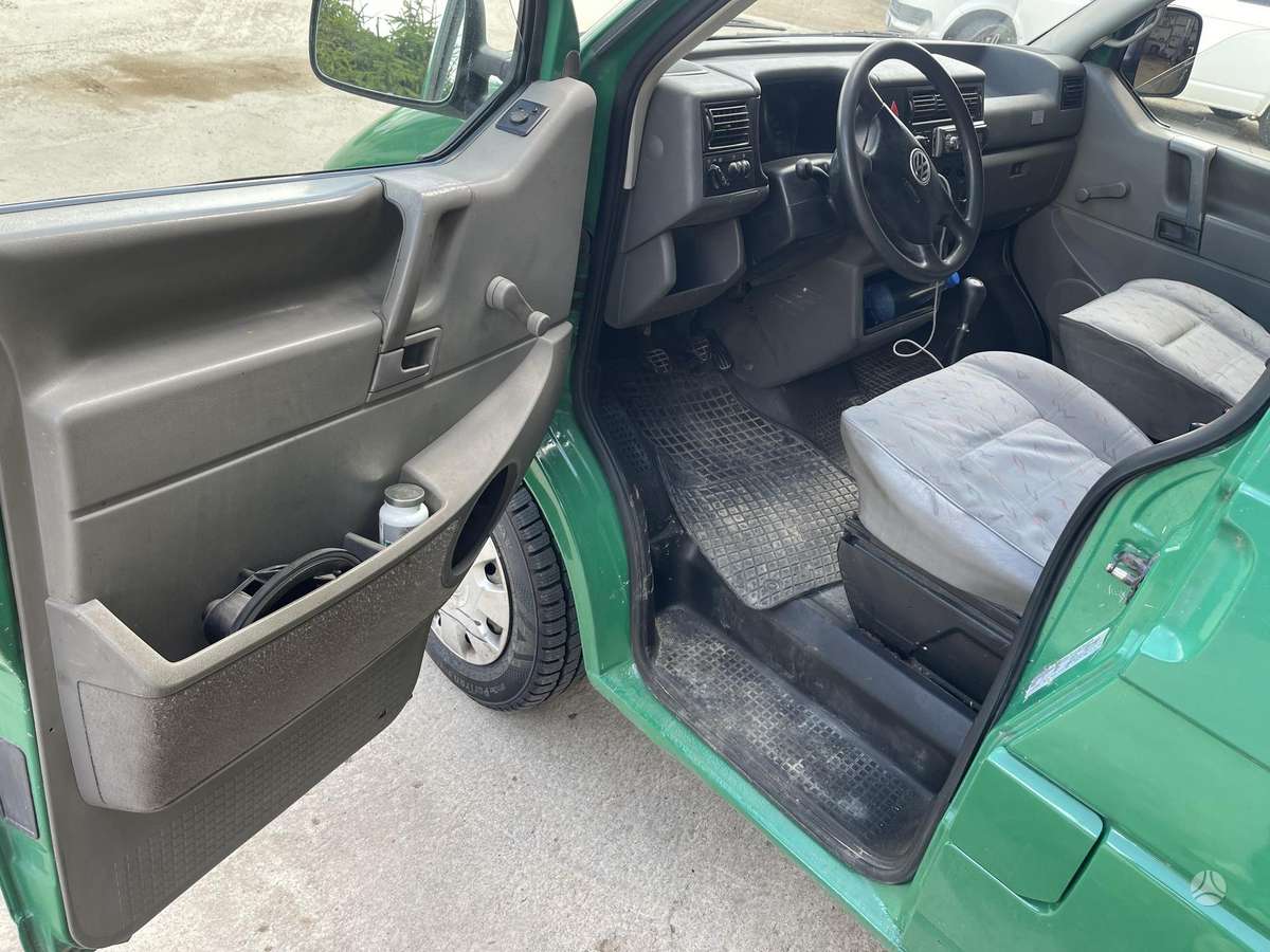 Volkswagen Transporter - 9