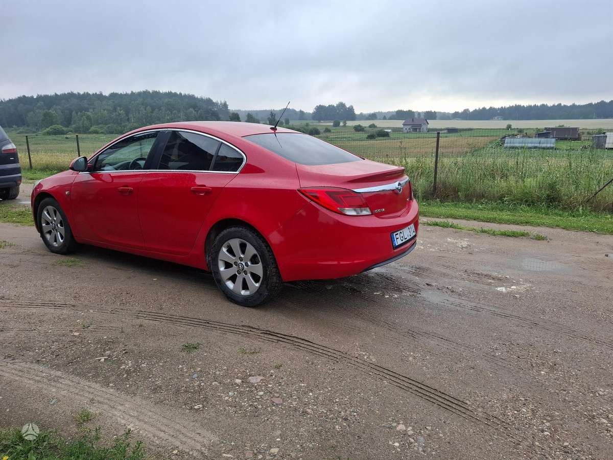 Opel Insignia, 2.0 l., Седан