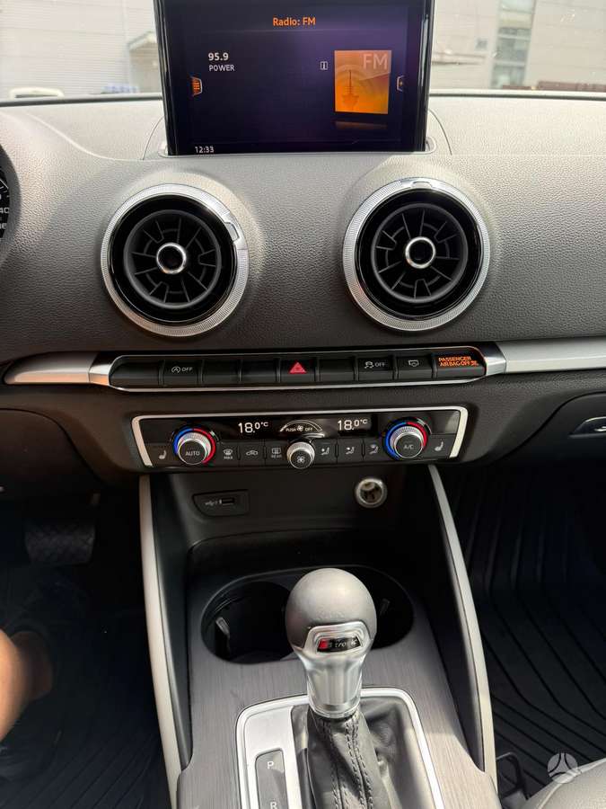 Audi A3, 2.0 l., saloon / sedan