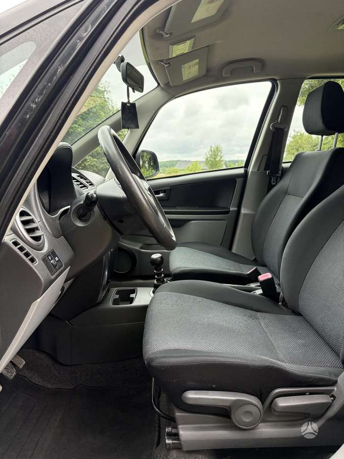 Suzuki SX4, 1.9 l., hatchback