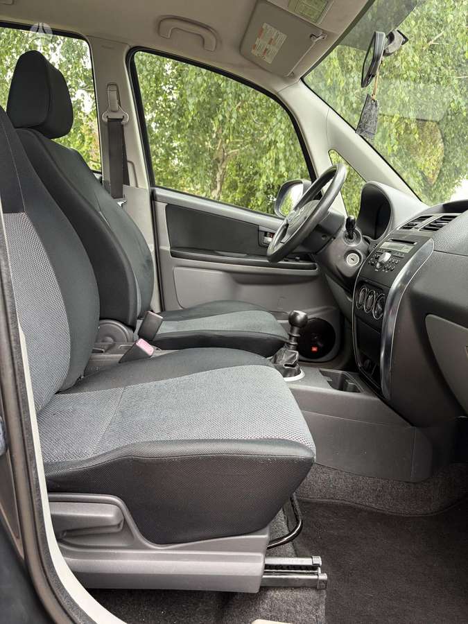 Suzuki SX4, 1.9 l., hatchback