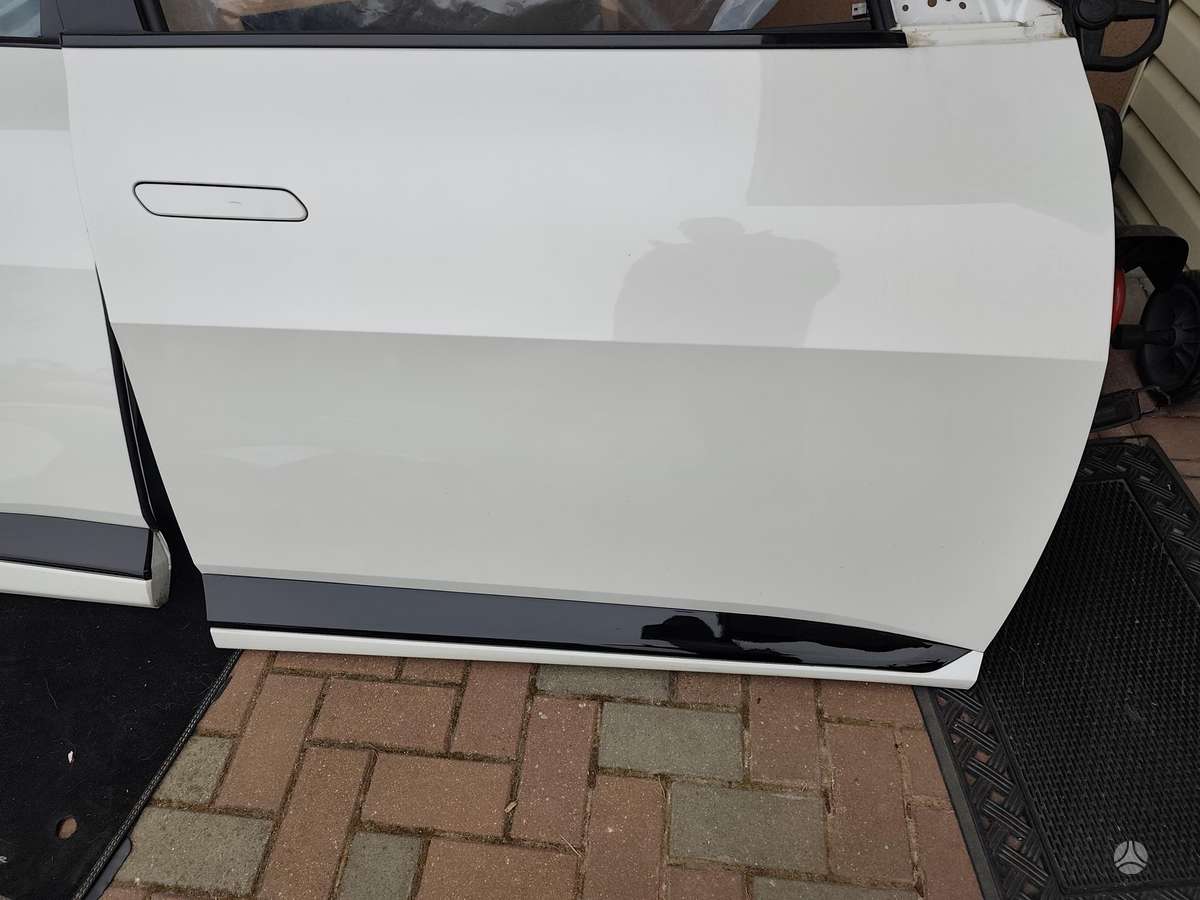 Kia EV6, Baltas perlas, dalimis