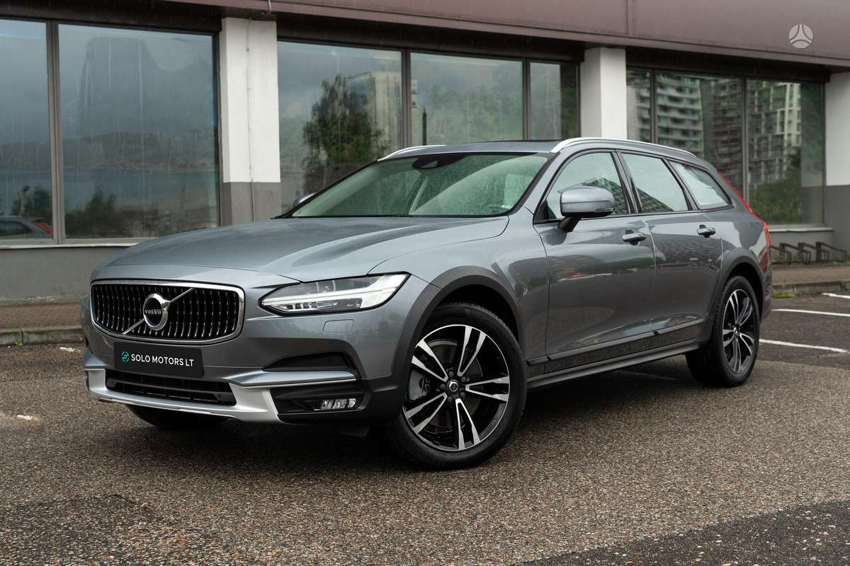 Volvo V90 Cross Country - 1