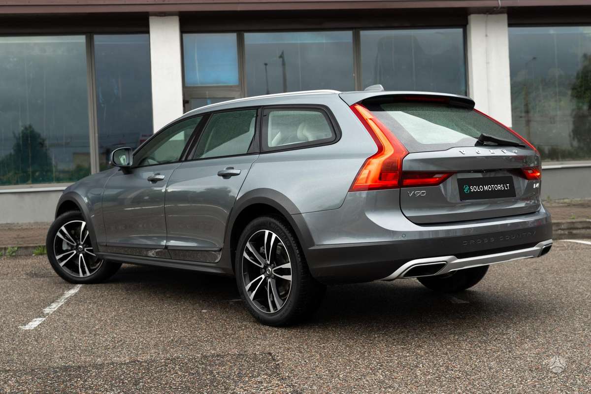 Volvo V90 Cross Country - 3