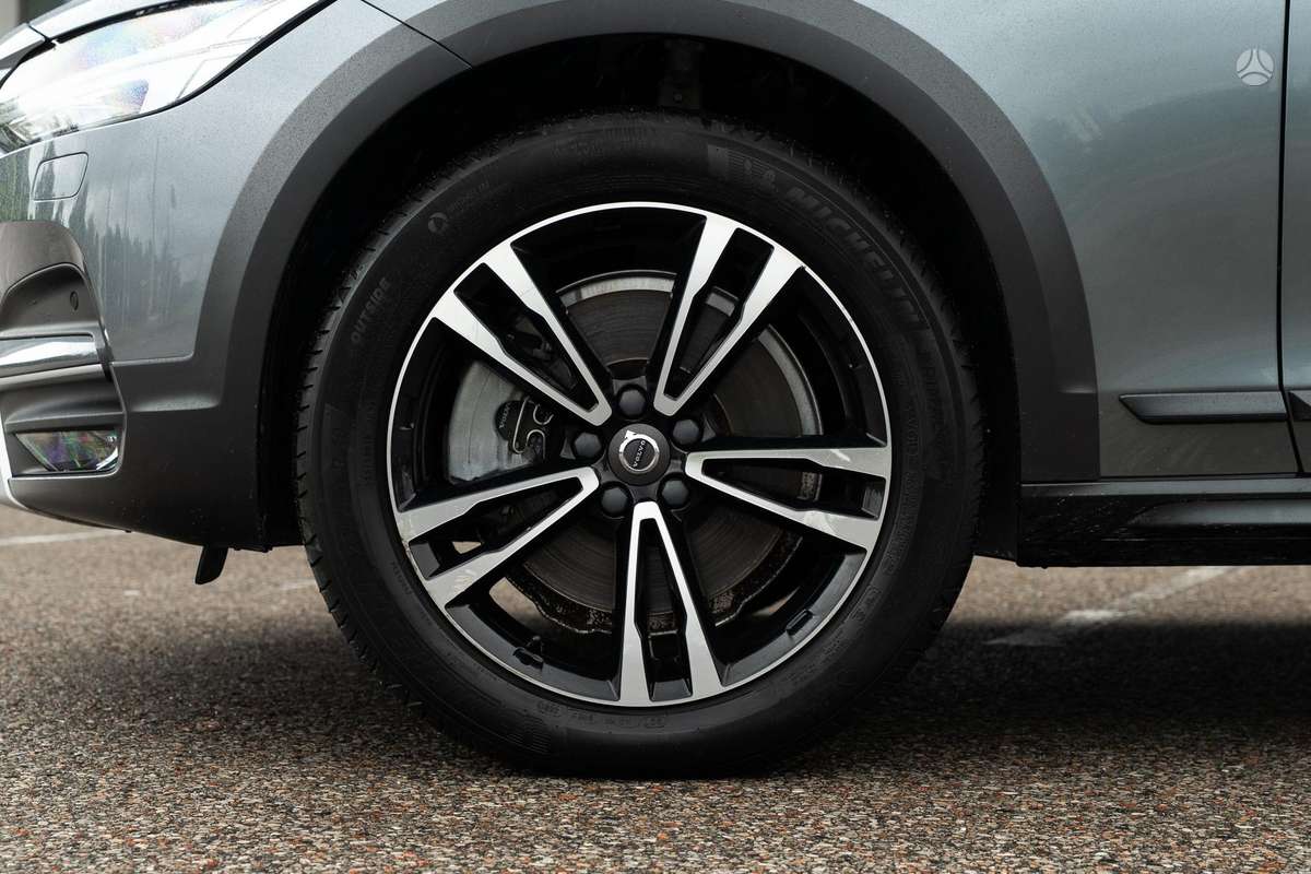 Volvo V90 Cross Country - 7