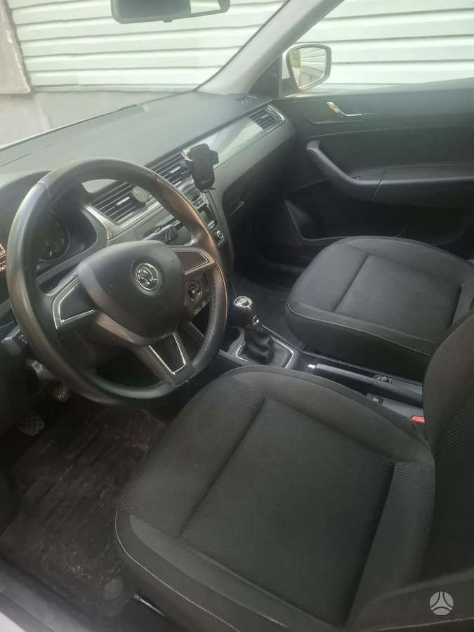 Skoda Rapid, 1.2 l., Хэтчбек