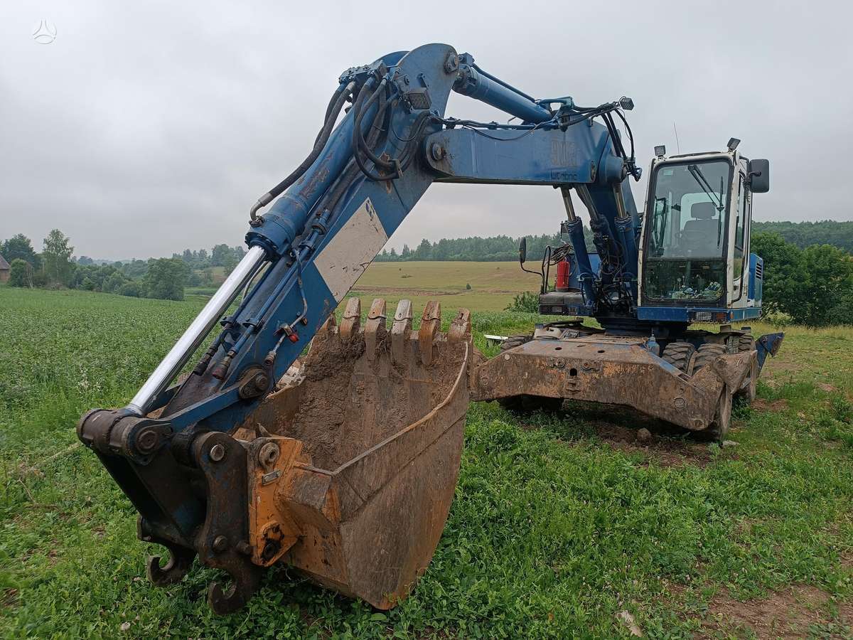 Liebherr A902, excavator