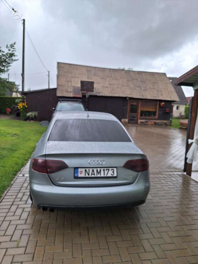 Audi A4, 2.0 l., Седан