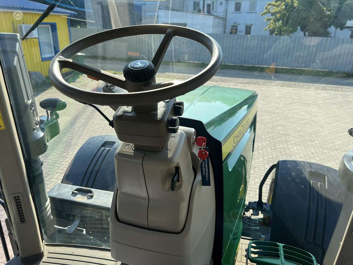 John Deere 7290R, tractors