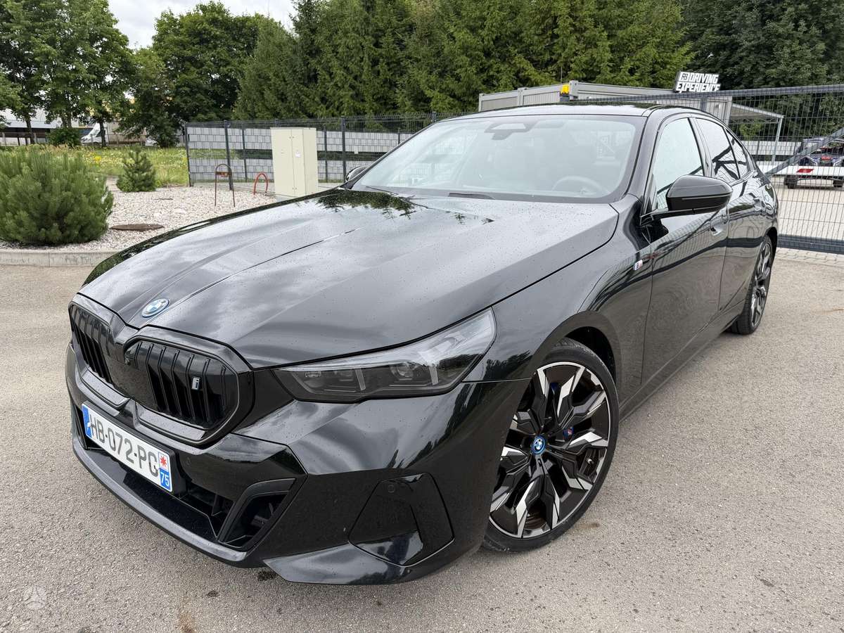 BMW i5, sedanas