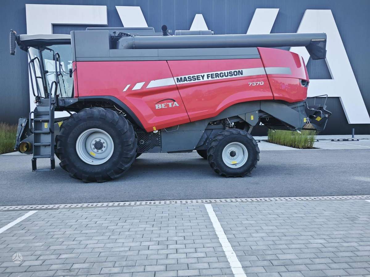 Massey Ferguson 7370 BETA, combine harvesters