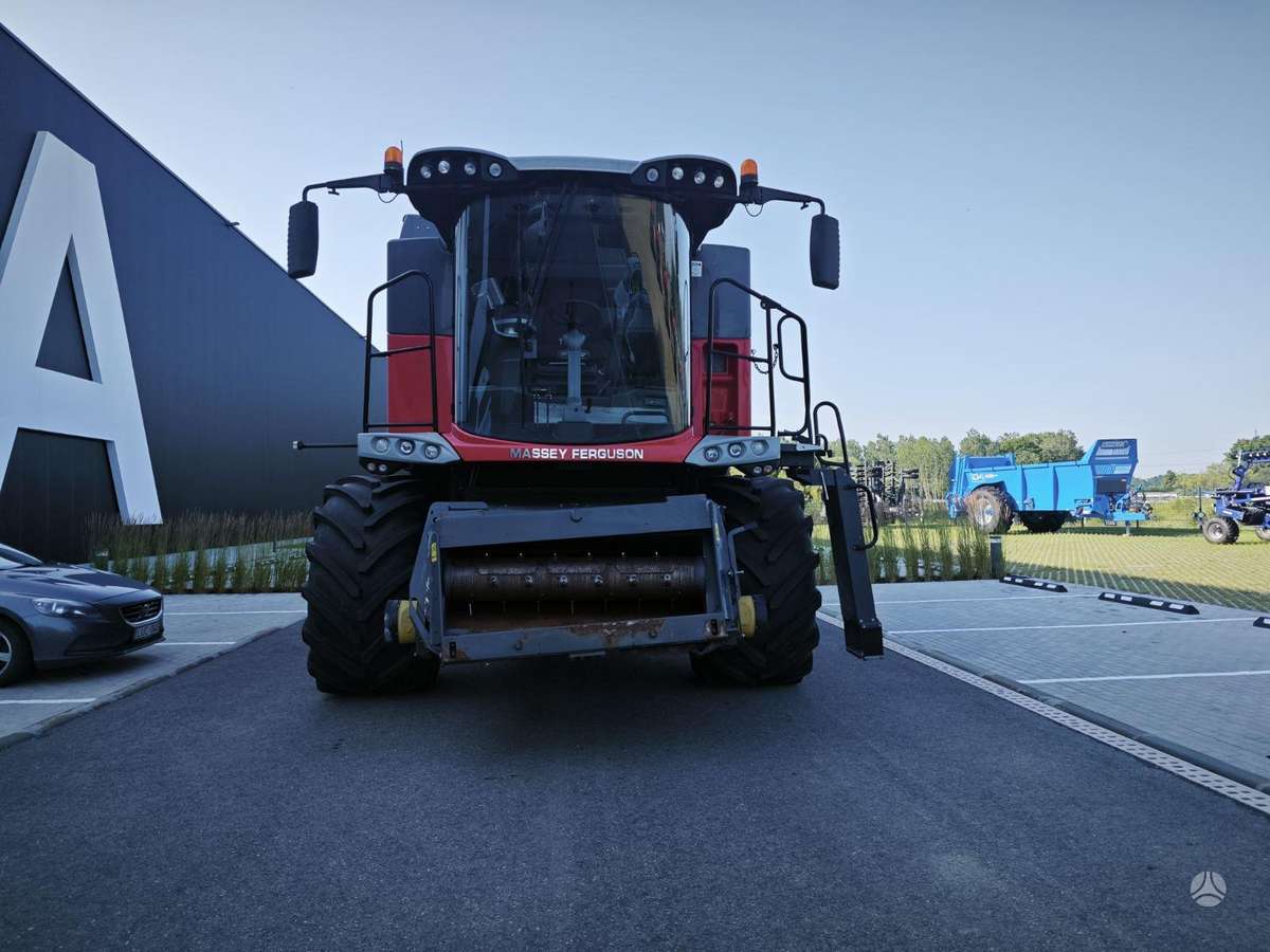 Massey Ferguson 7370 BETA, kombainai
