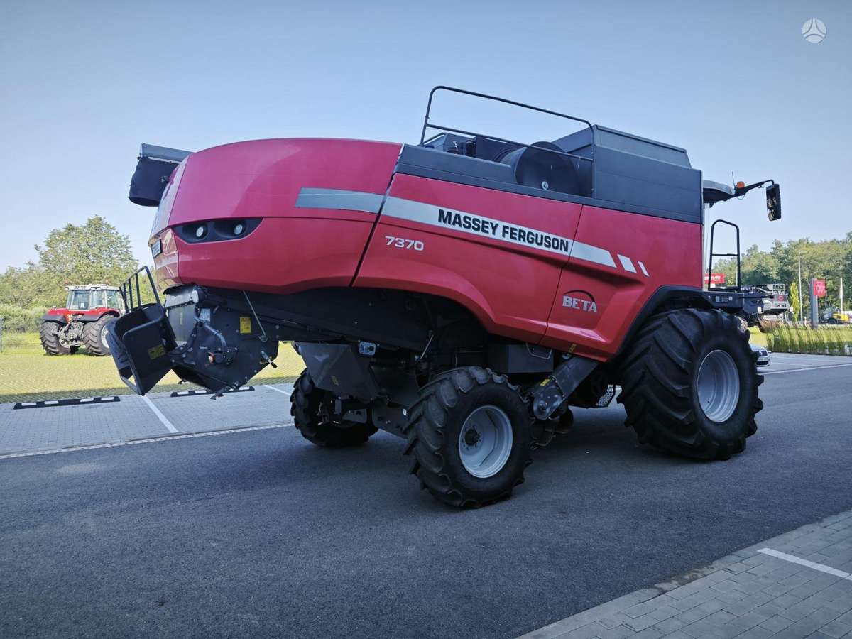 Massey Ferguson 7370 BETA, kombainai