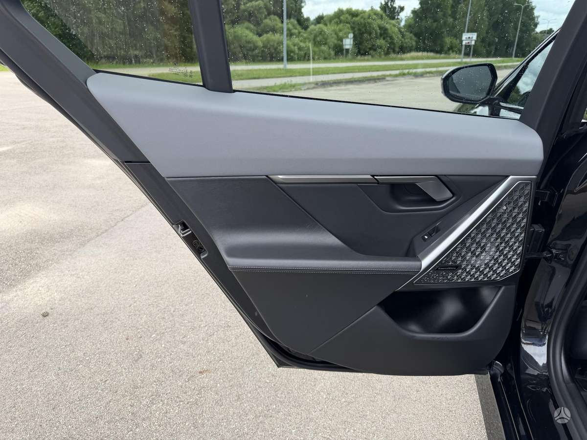 BMW i5, sedanas