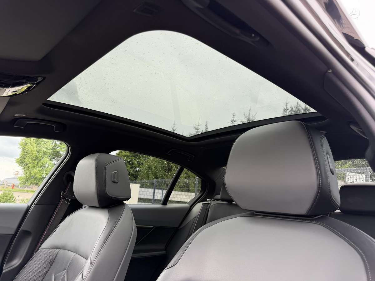 BMW i5, sedanas