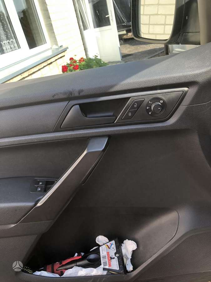 Volkswagen Caddy - 10
