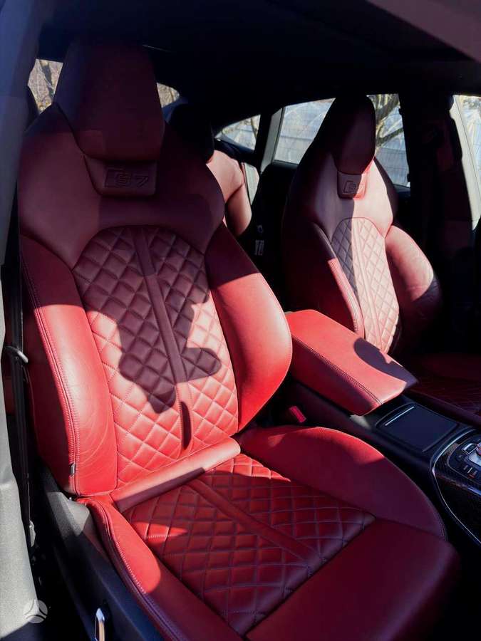 Audi S7, hečbeks