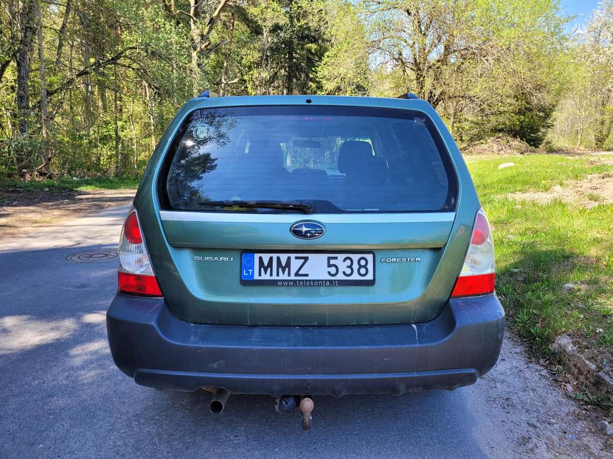 Subaru Forester, 2.0 l., off-road / crossover