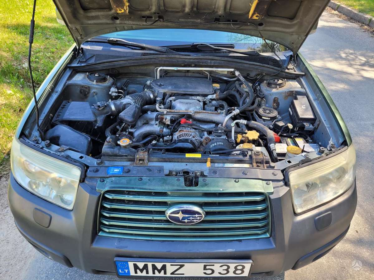 Subaru Forester, 2.0 l., off-road / crossover