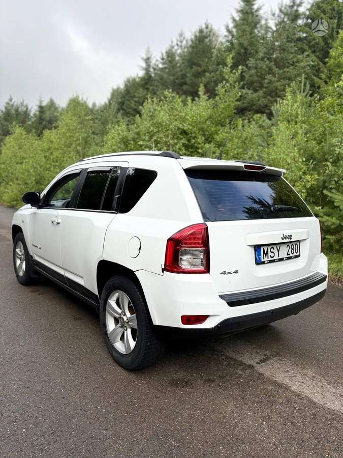Jeep Compass, 2.4 l., off-road / crossover