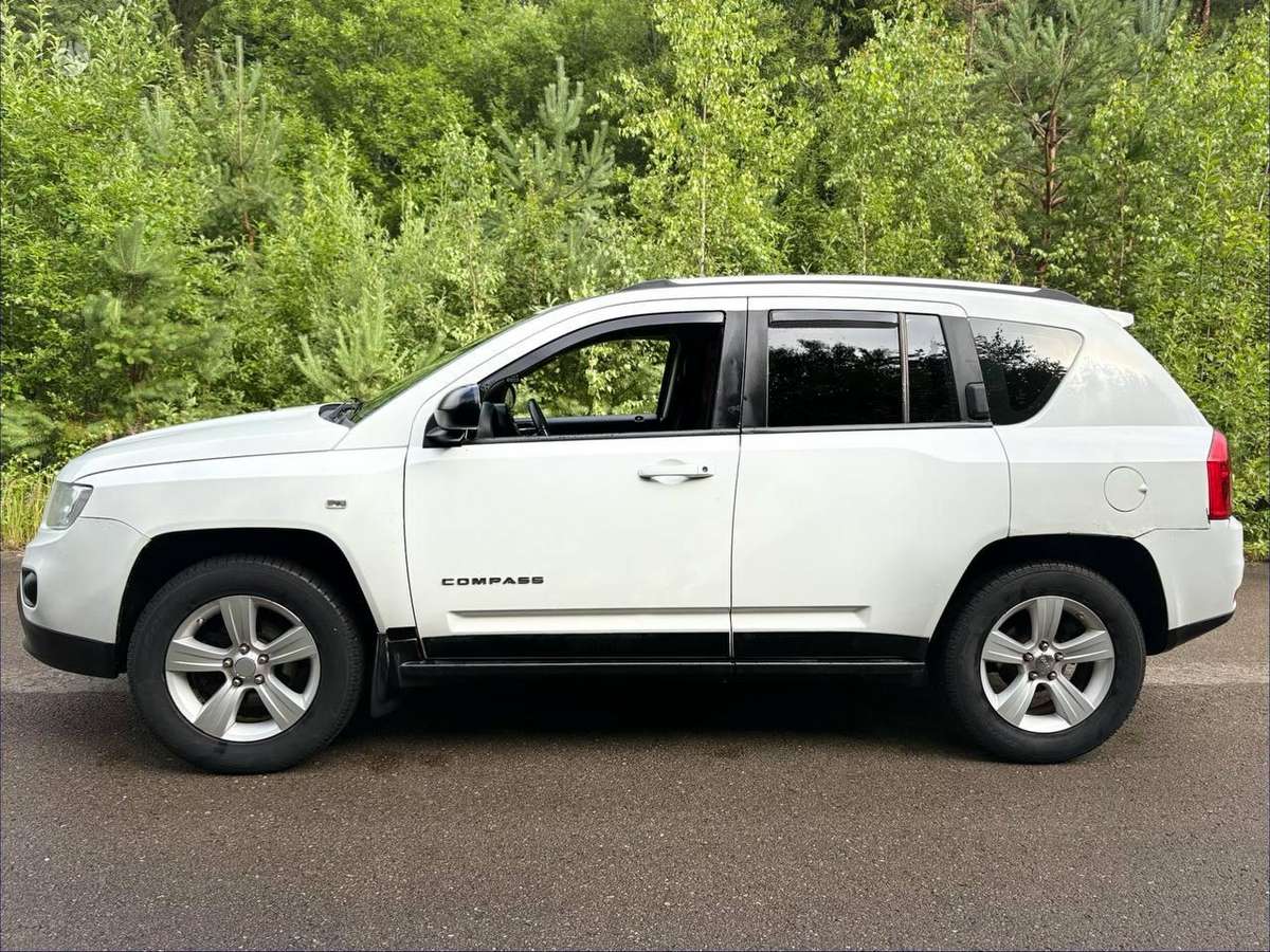 Jeep Compass, 2.4 l., off-road / crossover