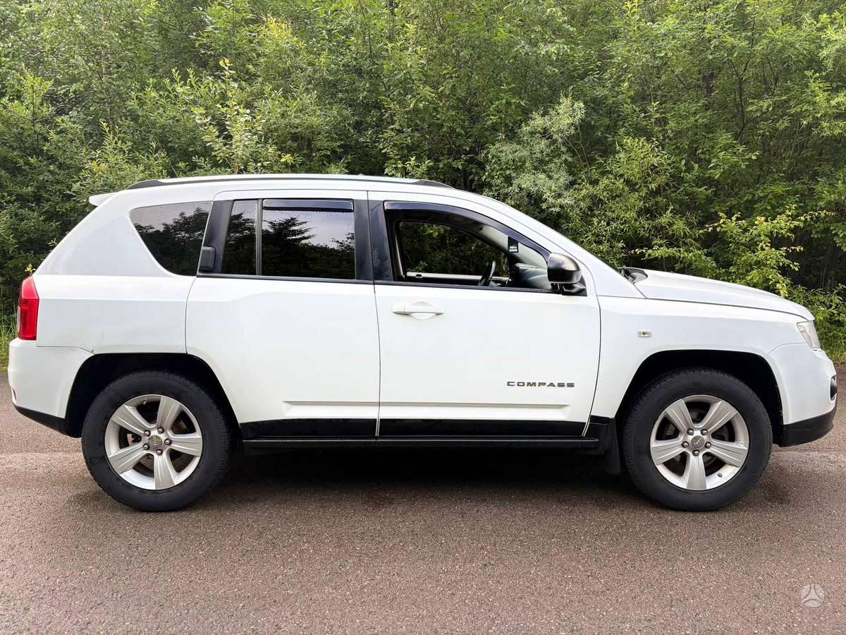 Jeep Compass, 2.4 l., off-road / crossover