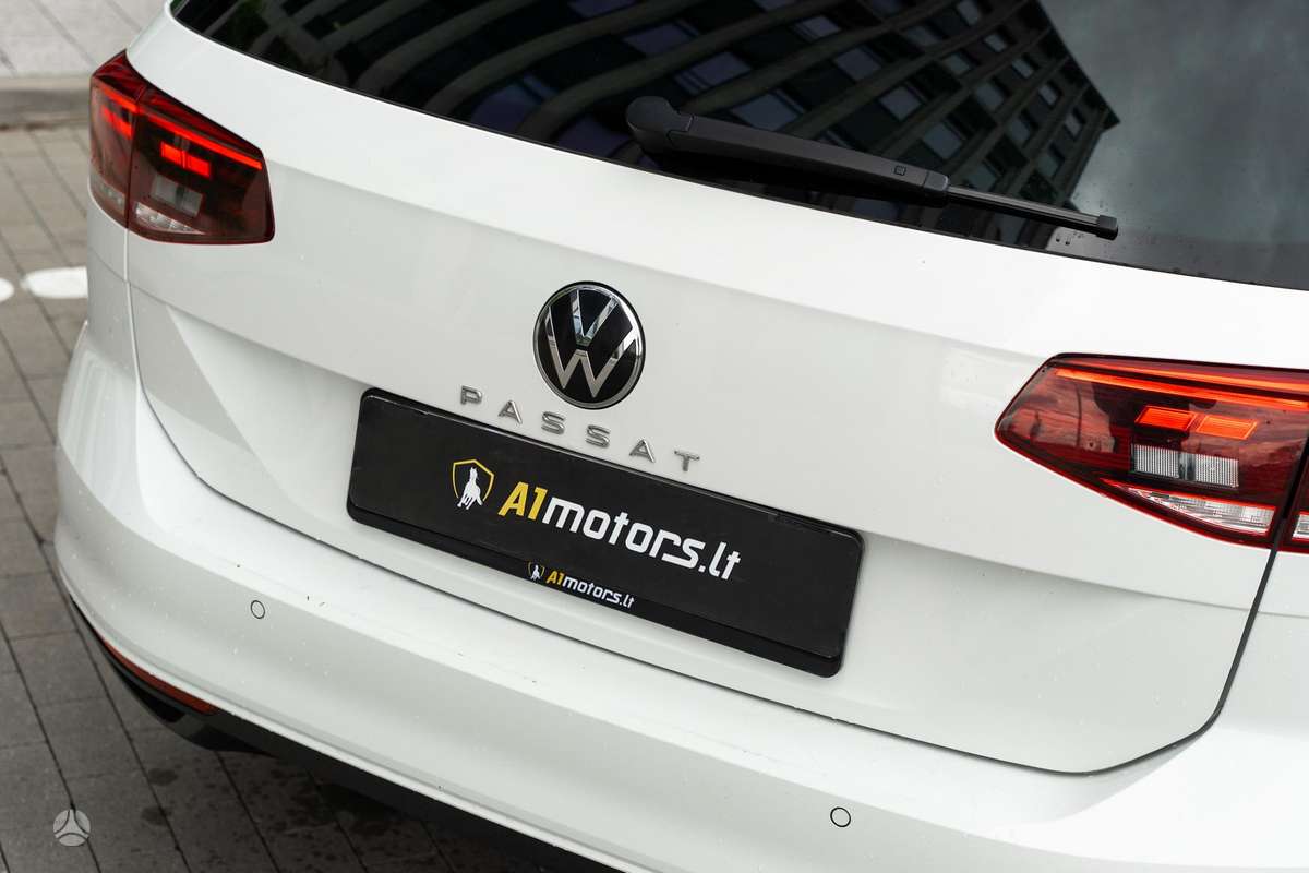 Volkswagen Passat - 11