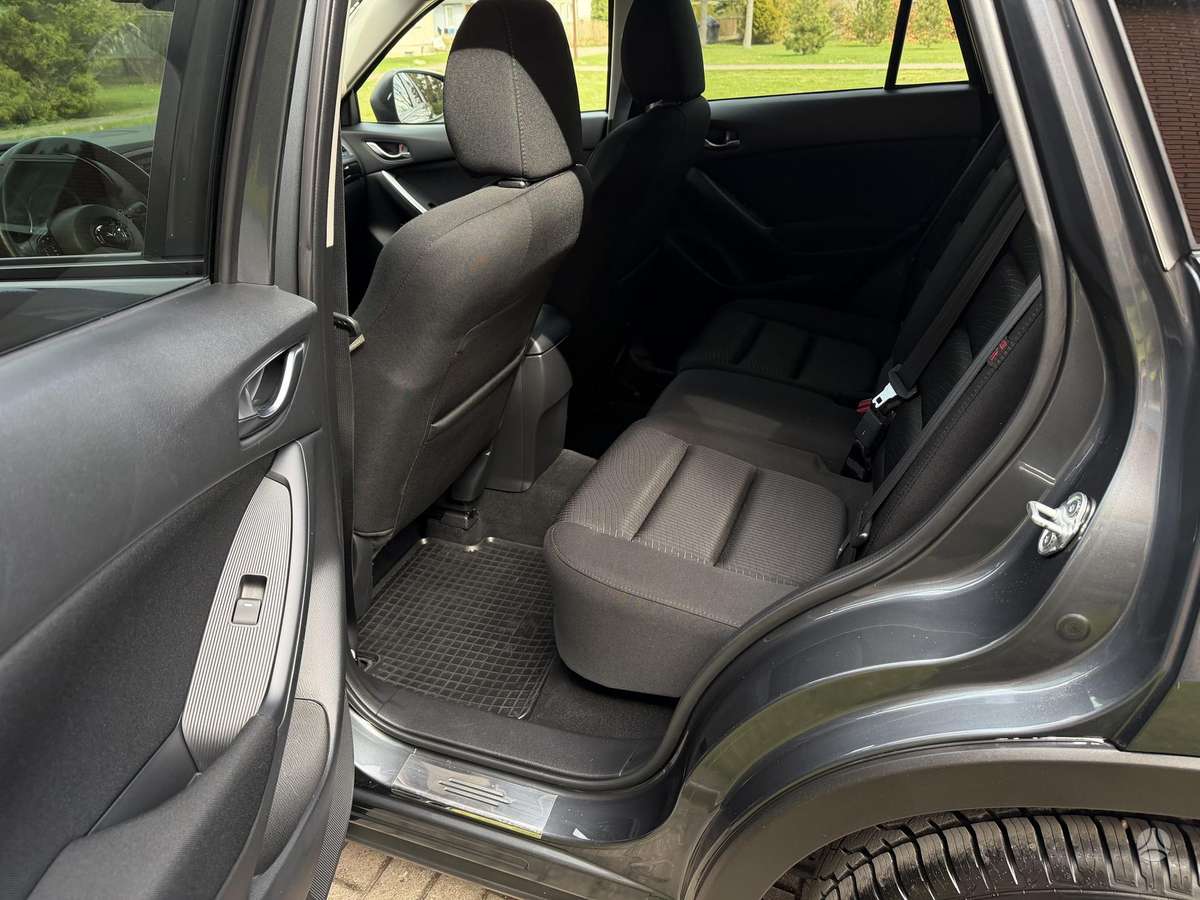 Mazda CX-5, 2.2 l., off-road / crossover