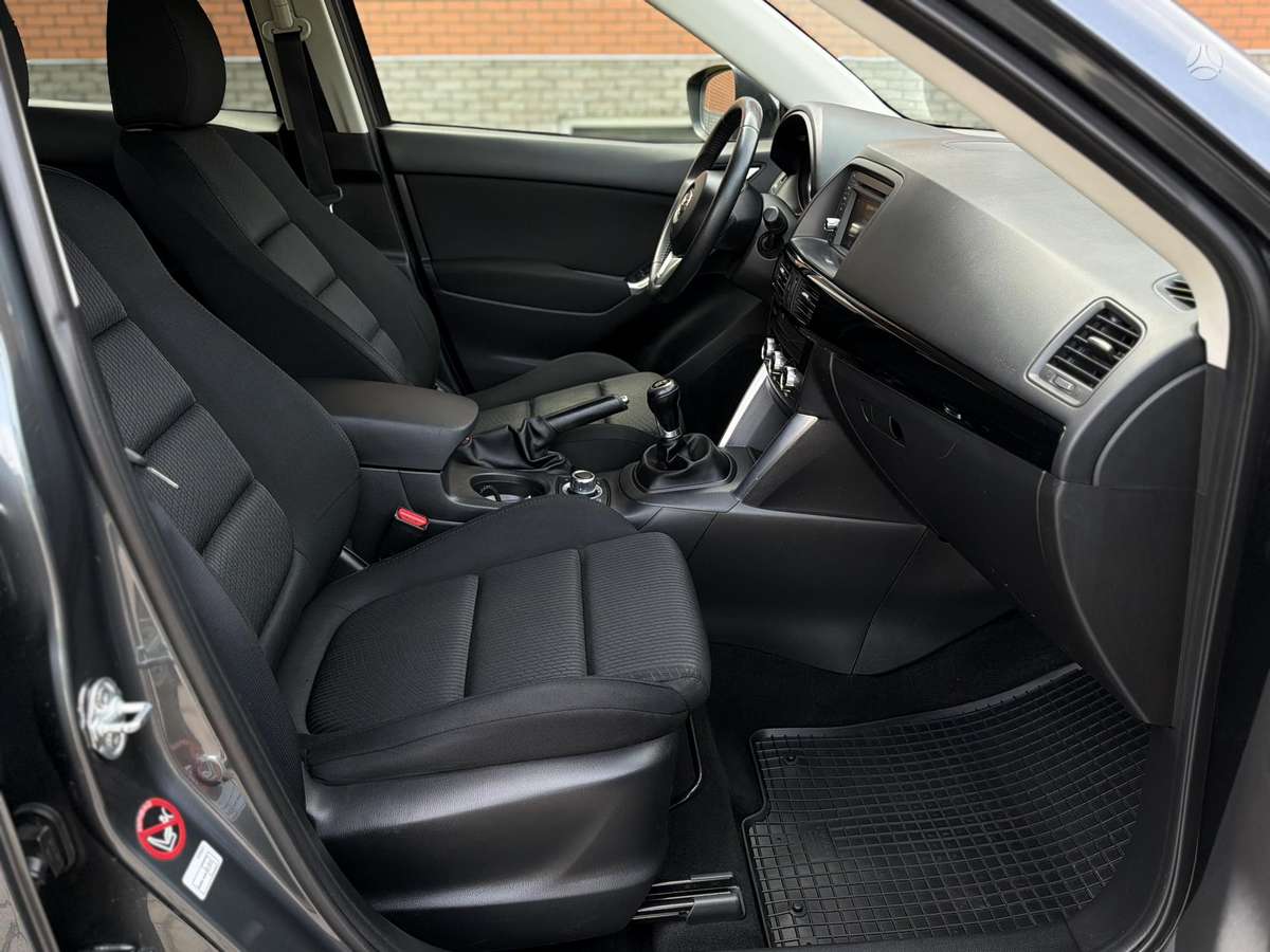 Mazda CX-5, 2.2 l., off-road / crossover
