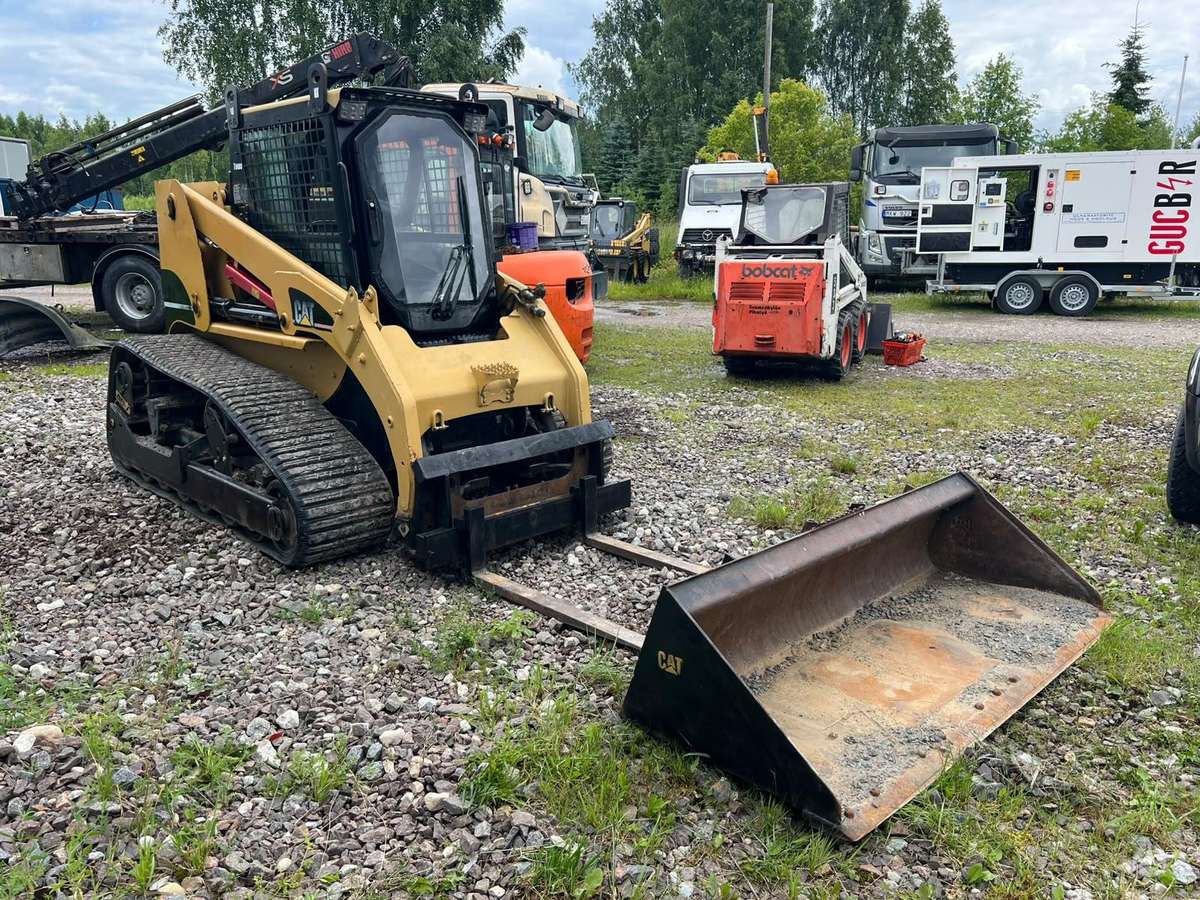 Caterpillar 277B TURBO, FORKS + BUCKET, mini loaders