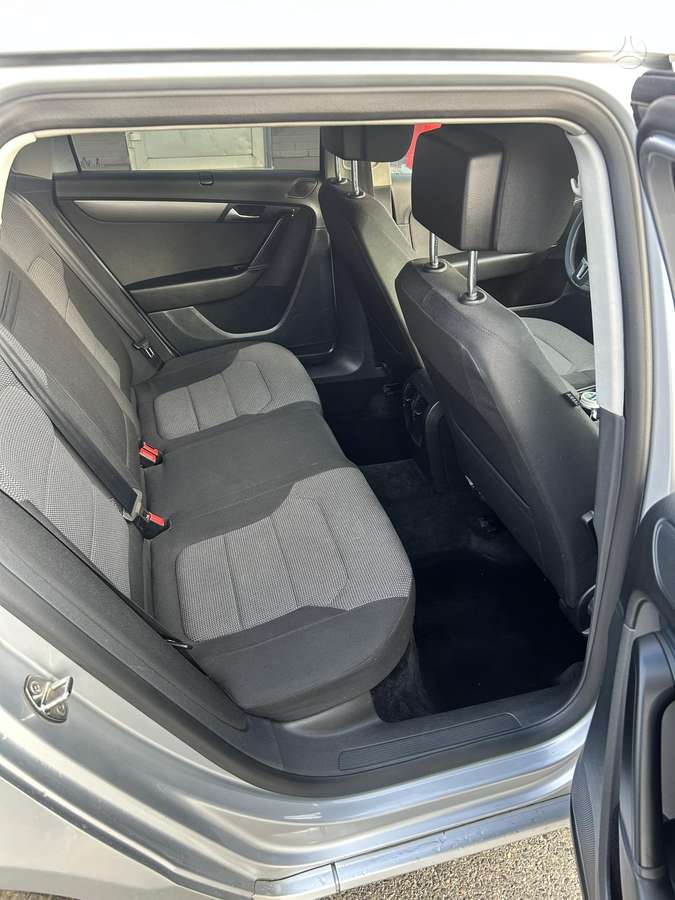 Volkswagen Passat - 5