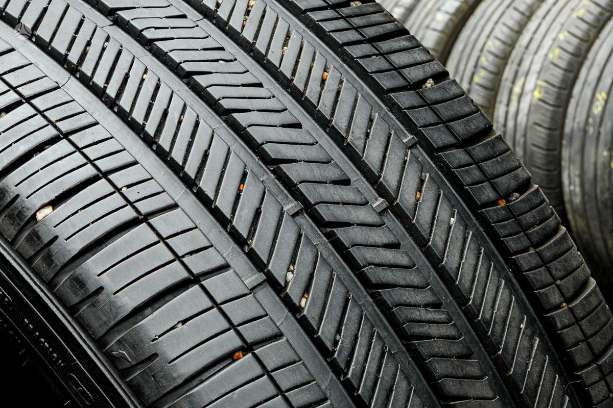 Goodyear Eagle Touring, vasaras 285/45 R22