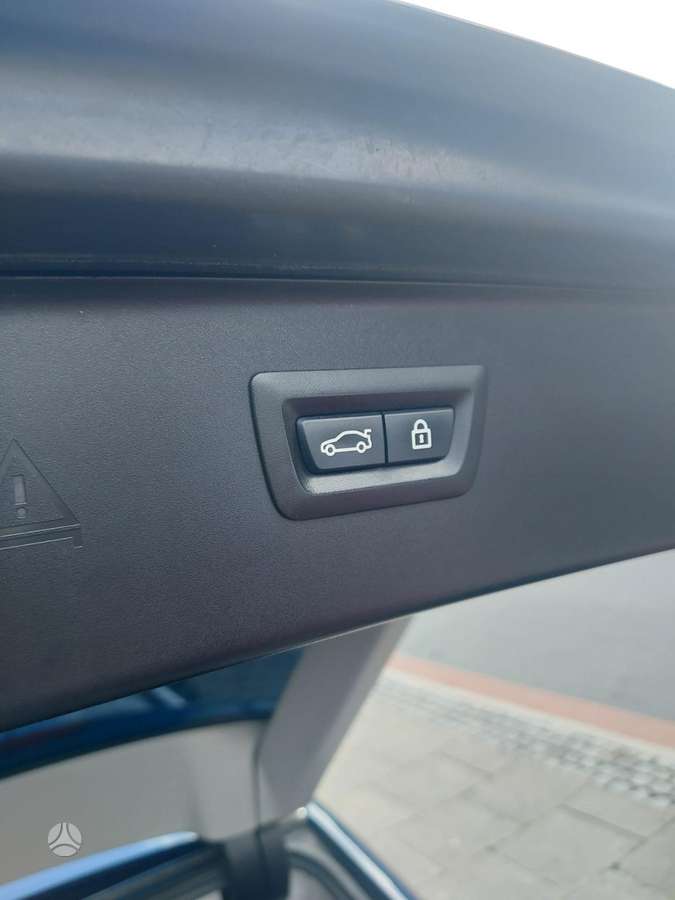 BMW 530, universalas