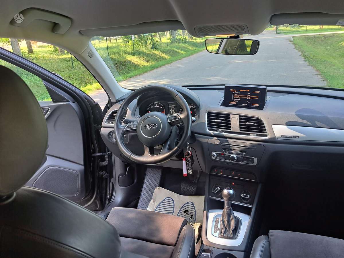 Audi Q3, 2.0 l., Внедорожник / Кроссовер