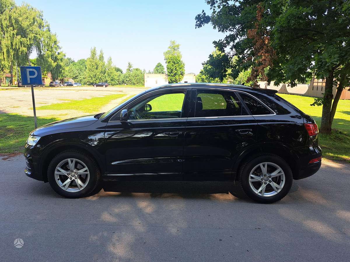 Audi Q3, 2.0 l., off-road / crossover