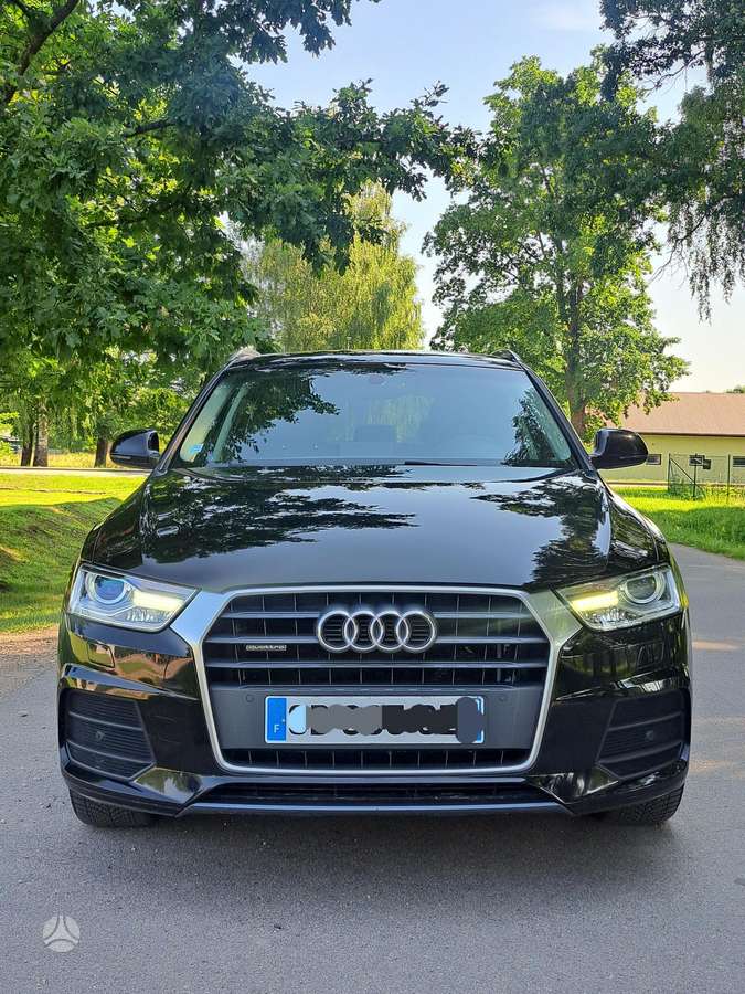 Audi Q3, 2.0 l., off-road / crossover